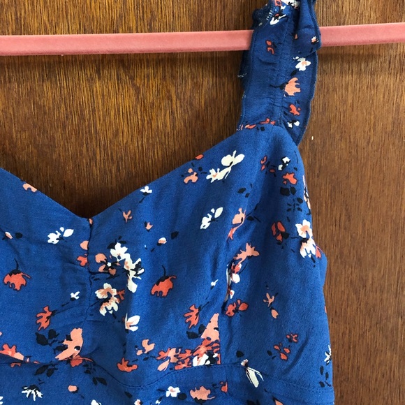 Abercrombie & Fitch Ruffle Strap Crop - Picture 2 of 4